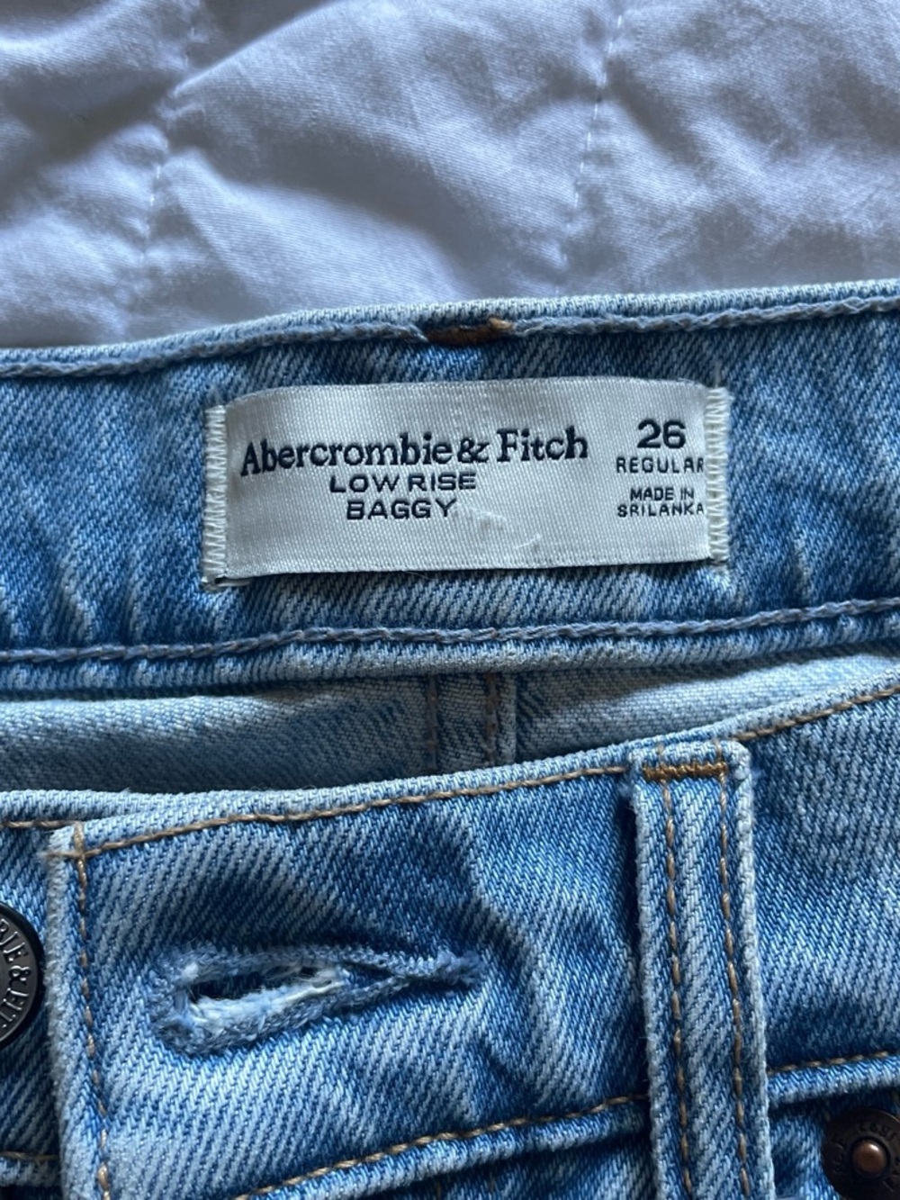 Low rise baggy jeans